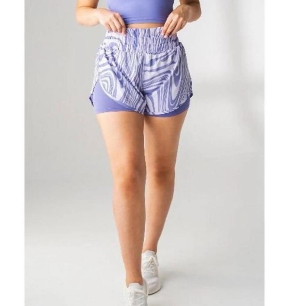 Vitality X Cosmopolitan Vista Athletic Shorts size small